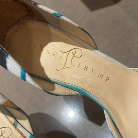 IVANKA TRUMP - Picture 4 of 7